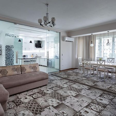 Oloy Apartment Tashkent Esterno foto